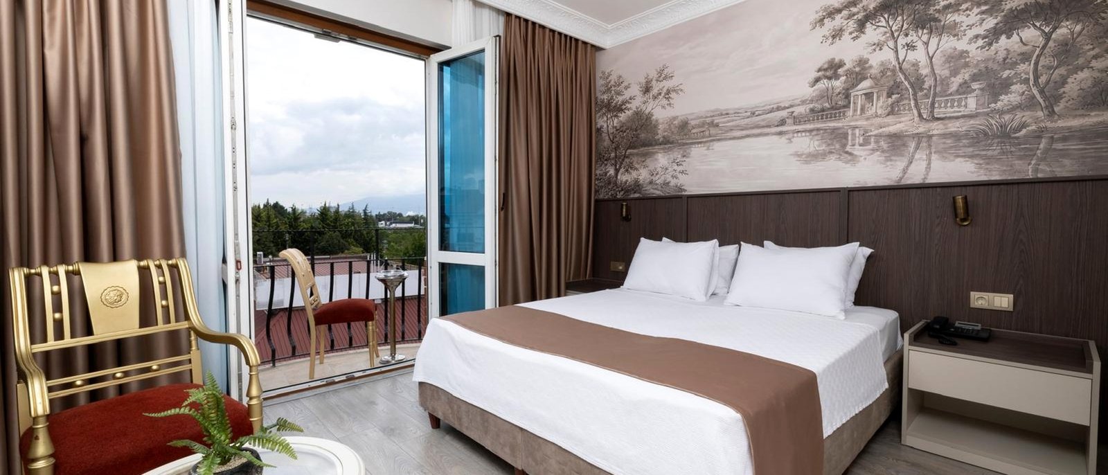 Pasha Palas Hotel oda ve balkon